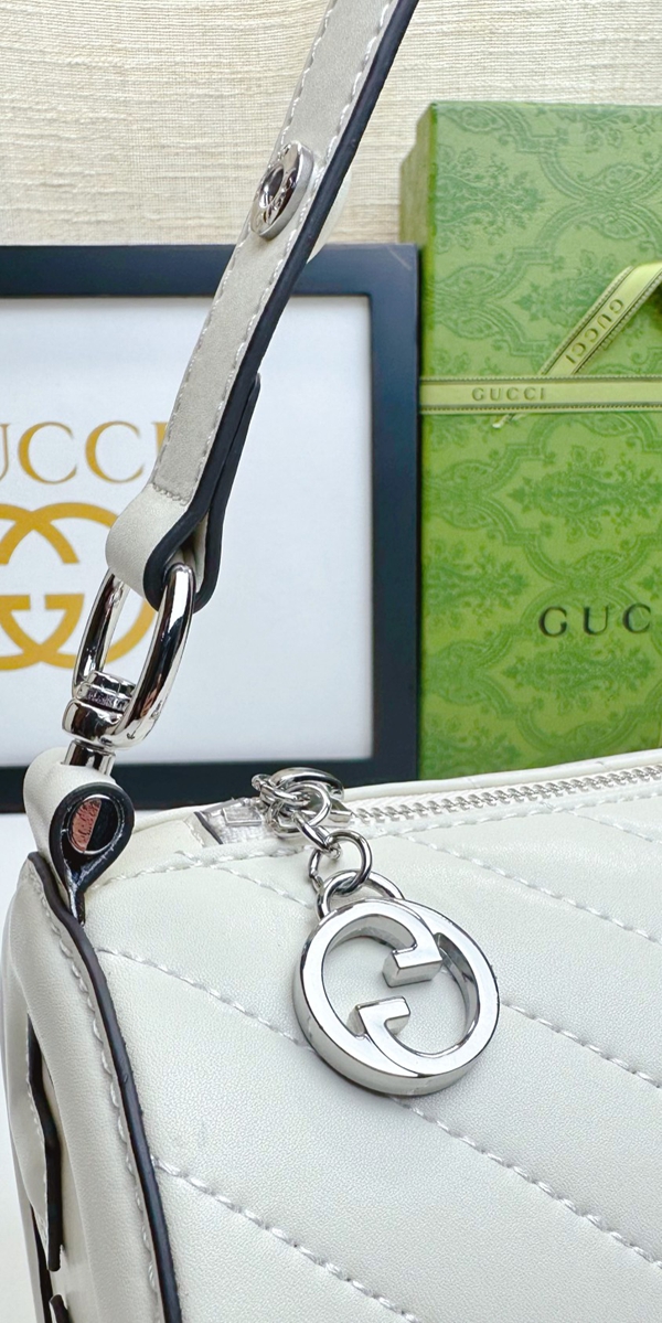 激安グッチバッグコピー角部分ディテール